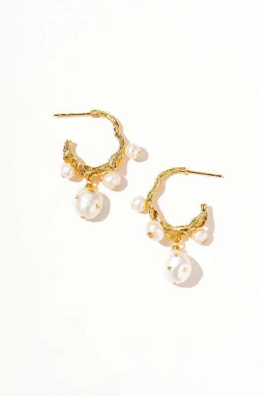 Women’s chandelier earrings-Evanya 18k Gold Huggie Pearl Earrings