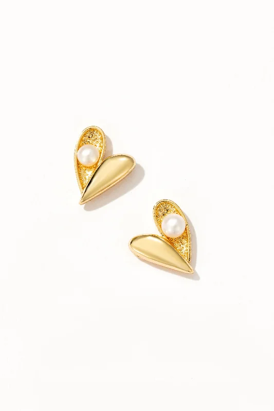 Women’s diamond earrings-Cupid's Kiss Stud Earrings