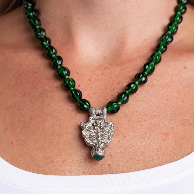 Women’s gold-plated necklaces-Vintage Emerald Necklace with Silver Pendant