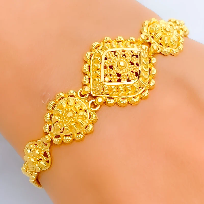 Women’s custom bracelets-Stylish Grandiose 22k Gold Bracelet