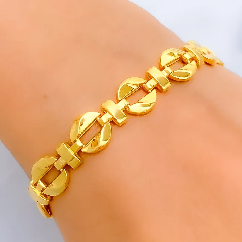 Women’s delicate gold bracelets-Stately Interlinked 22k Gold Bracelet