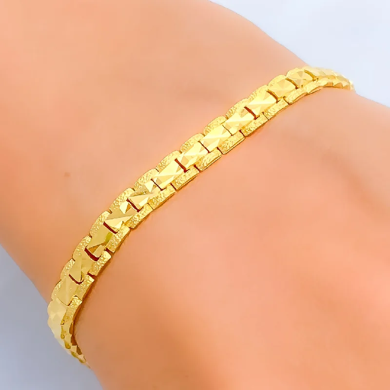 Women’s statement bracelets-Chic Radiant 22k Gold Bracelet