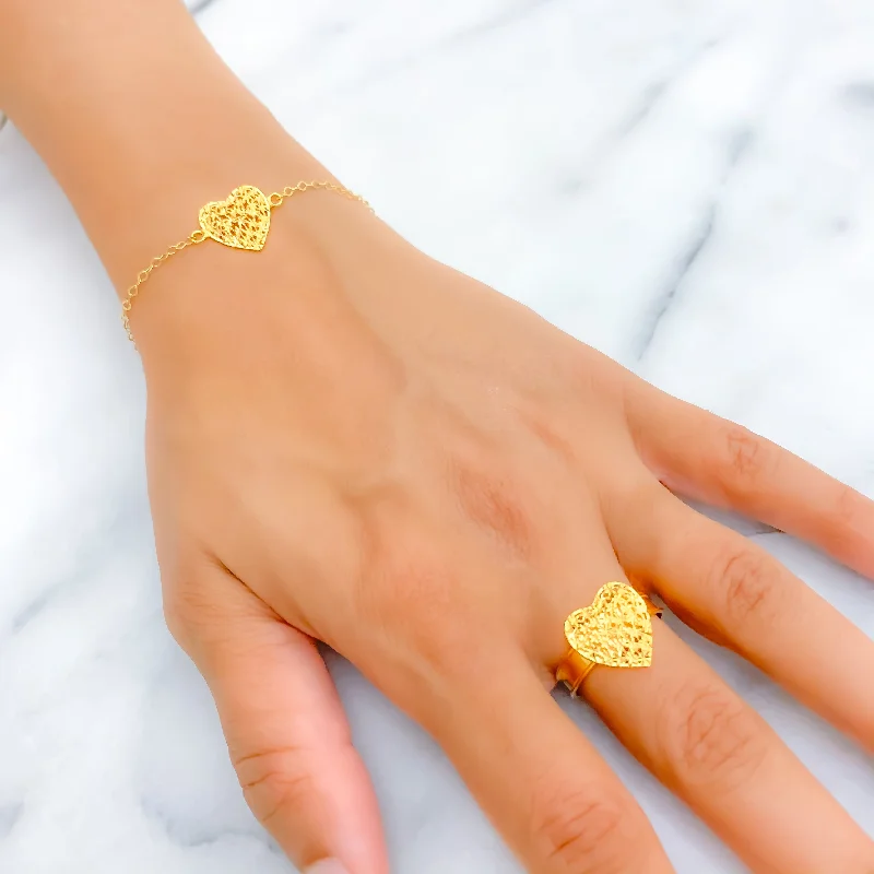 Women’s custom bracelets-Regal Gleaming Netted Heart 21k Gold Bracelet W / Matching Ring