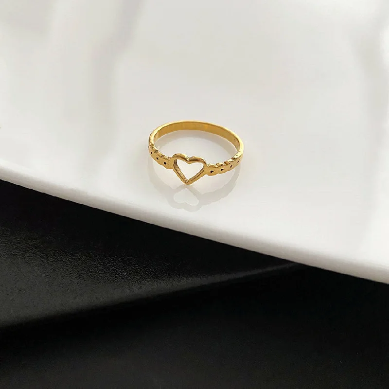 JZ-86 Titanium Steel Love Heart-Shaped Ring Gold