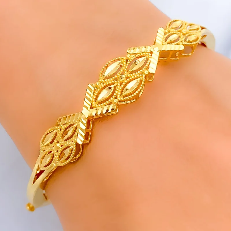 Women’s charm bracelets-Glamorous Edgy 22k Gold Shiny Bangle Bracelet