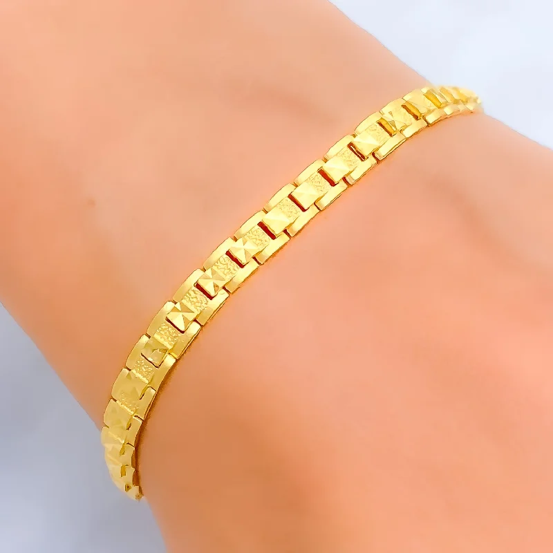 Women’s stylish bracelets-Graceful Refined 22k Gold Bracelet