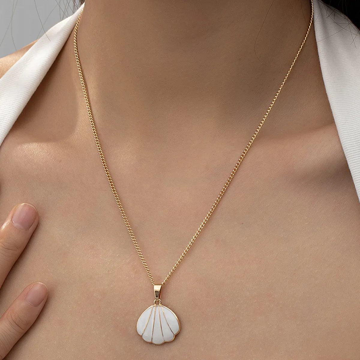 Women’s sterling silver pendants-Beach Commute Shell Ferroalloy Zinc Alloy Women's Pendant Necklace