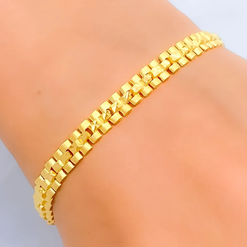 Women’s stackable bracelets-Effortless Everyday 22k Gold Bracelet