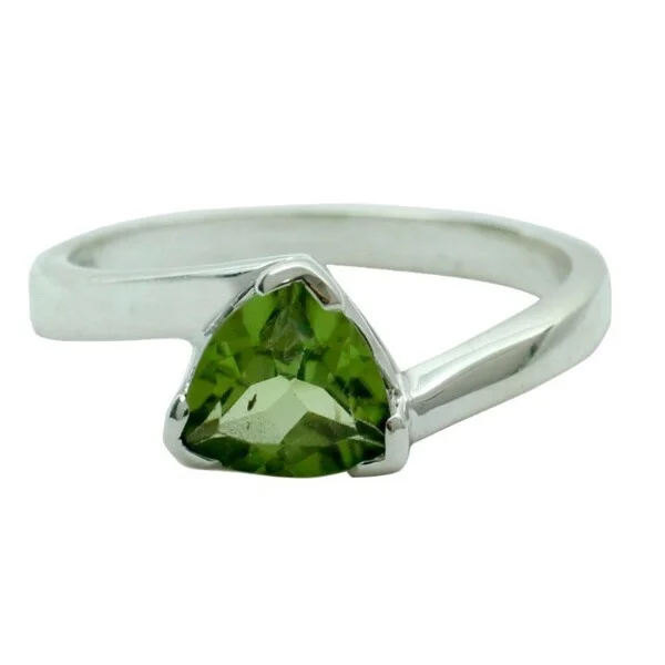 Women’s gold-plated rings-Handmade Sterling Silver 'Scintillating Jaipur' Peridot Ring (India)