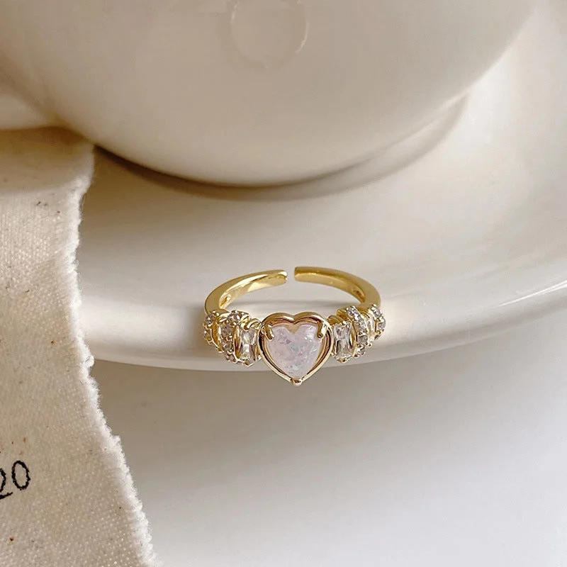 White Loving Heart Zircon Ring