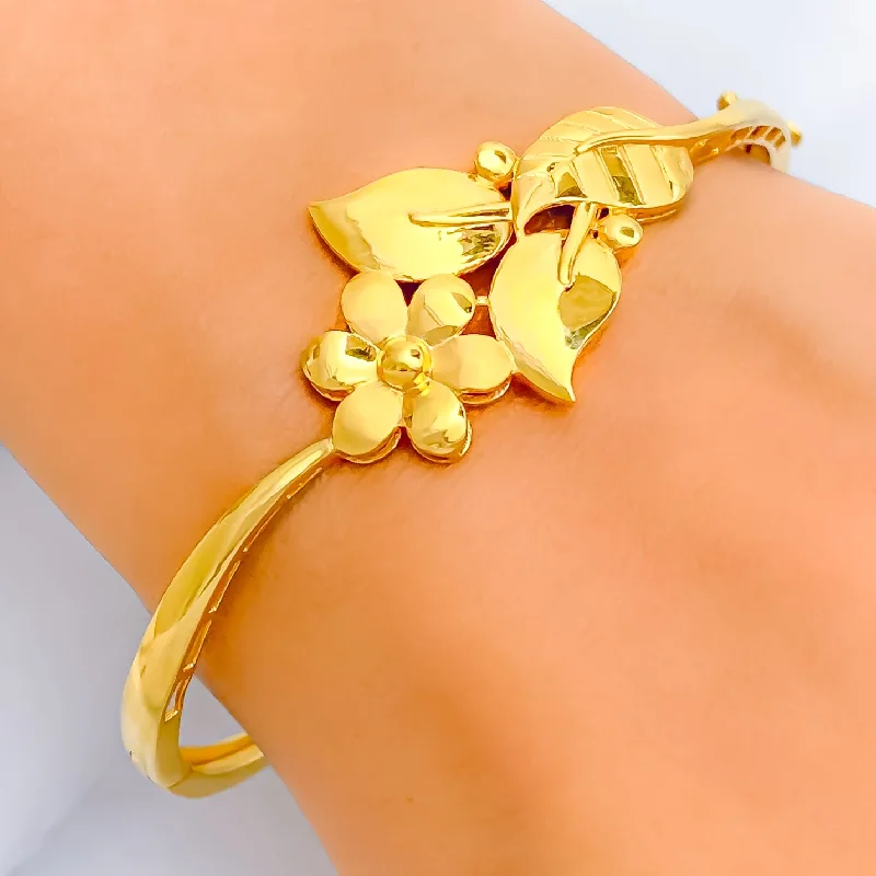 Women’s tennis bracelets-Glimmering High-Gloss 22k Gold Floral Bangle Bracelet