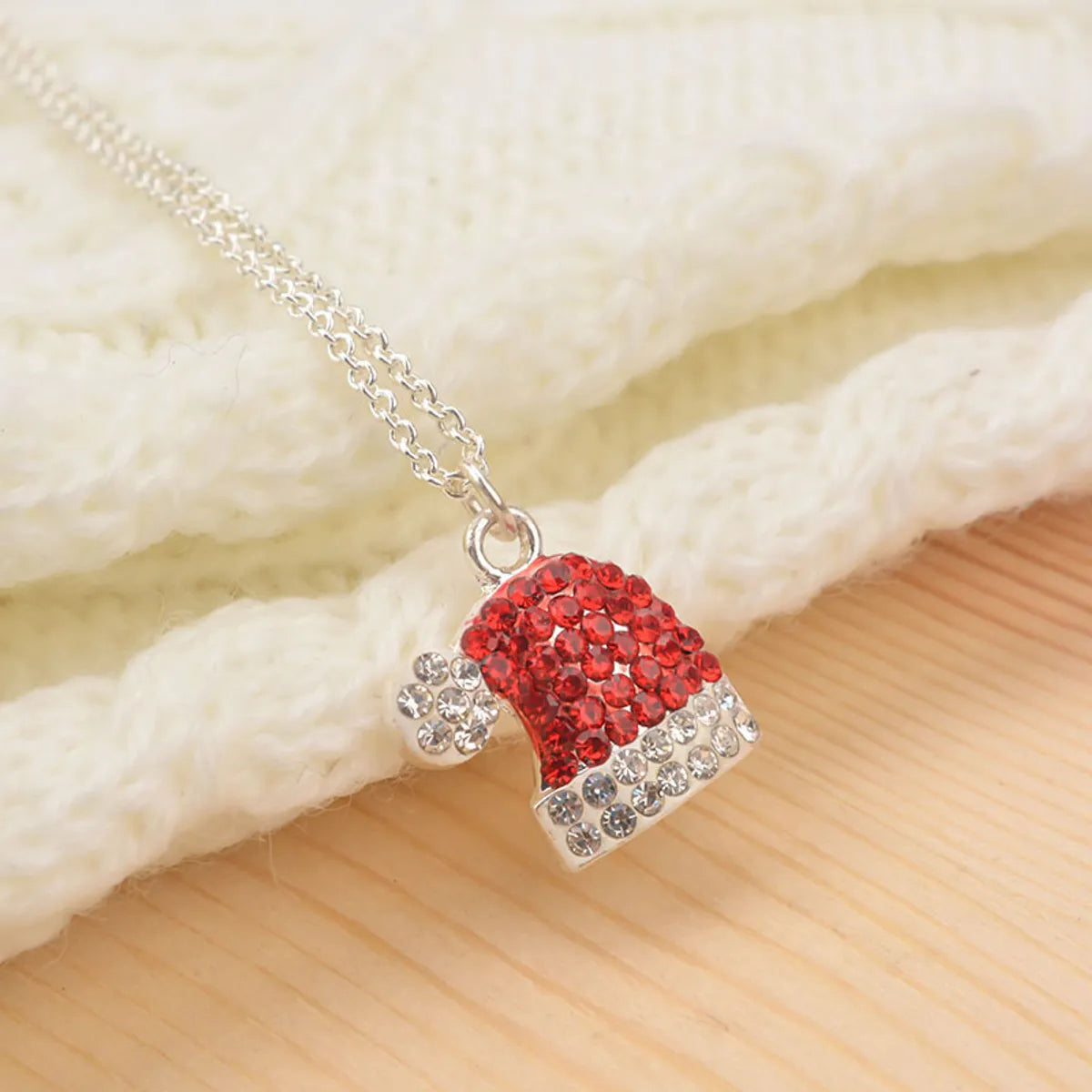 Women’s crystal necklaces-Vintage Style Christmas Hat Rhinestones Alloy Wholesale Pendant Necklace