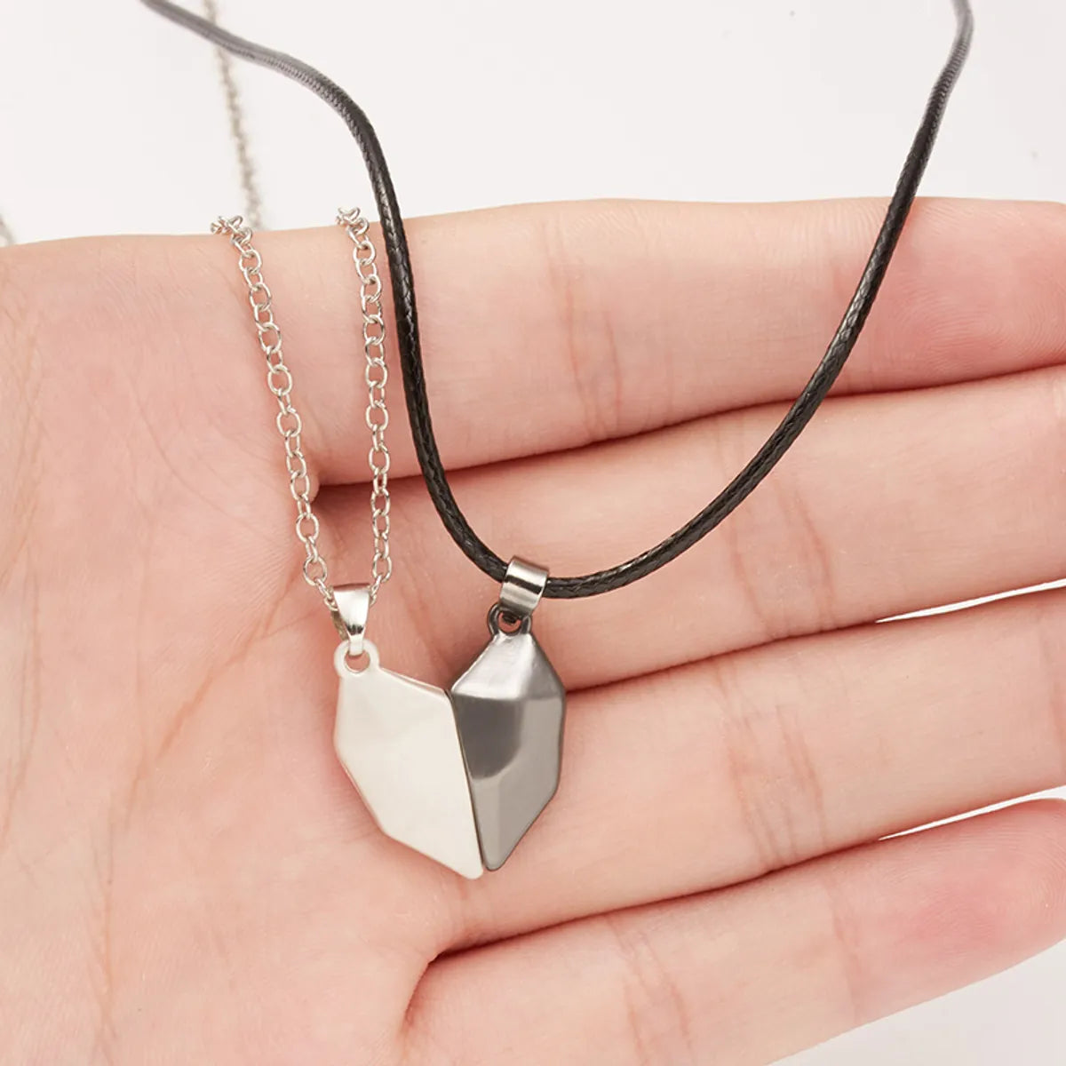 Women’s initial necklaces-Retro Punk Heart Shape Stainless Steel Plating Silver Plated Pendant Necklace