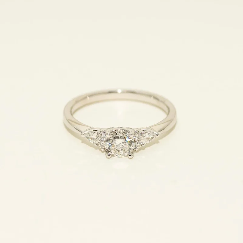 Women’s diamond halo engagement rings-Diamond Engagement Ring in 14kt White Gold (5/8ct tw)